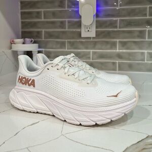 Hoka Arahi 7 Running Shoes Women’s Size 7B Color White